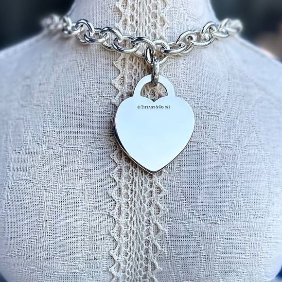 Tiffany & Co. Necklace with XL Heart in Silver, Clasping Link, 16" - Picture 7 of 9